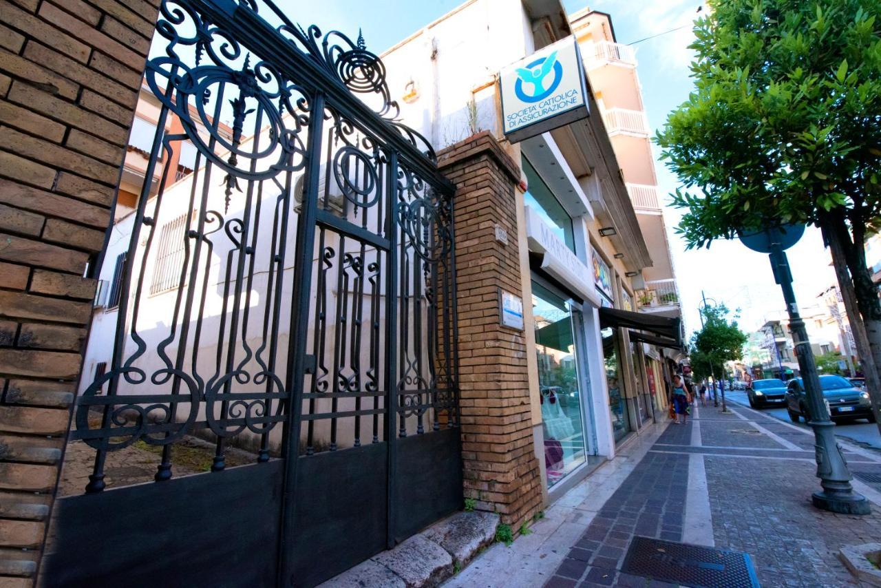 Domus Marti Hotel Формия Екстериор снимка